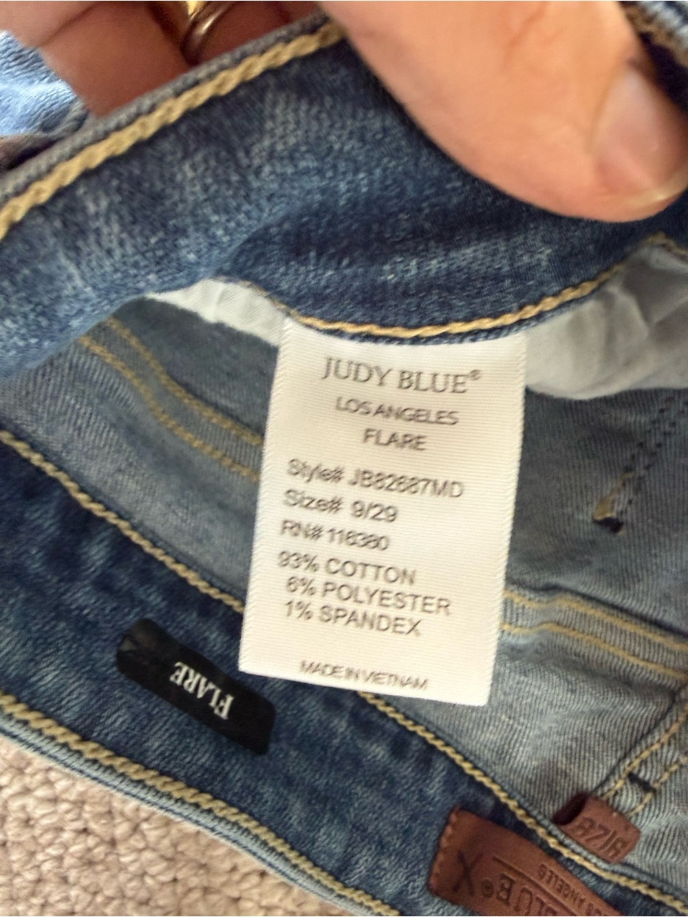 JUDY BLUE HIGH WAISTED FLARE FRONT PINTUCK DETAIL & FRAY HEM size 9/29 - Picture 6 of 7